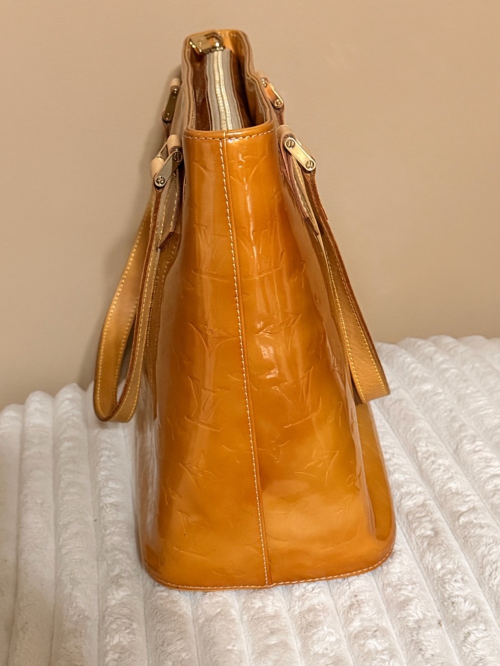 LOUIS VUITTON VERNIS HOUSTON TOTE - Picture 8 of 17